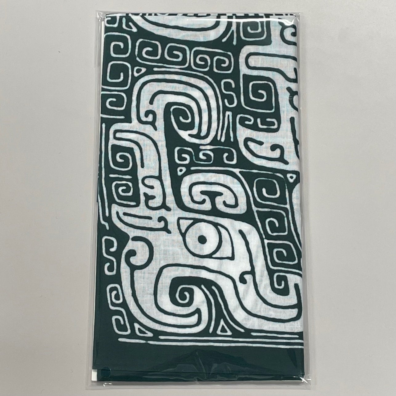 絵画 稀少 限定 小型 饕餮文 青銅鐸紋 中国段通 額装 タペストリー 饕餮手ぬぐい | 泉屋博古館のミュージアムショップ